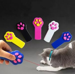 Funny Cat Paw Beam Laser Toy Interactive Automatic Red Laser Pointer träningsleksak PET leveranser gör katter glada SXAUG12