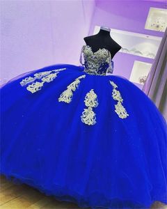 Royal Blue Off Shoulder Quinceanera Dresses Pärlor Crystal Appliques Princess Sweet 16 Dress Graduation Gowns Vestidos de 15 Anos