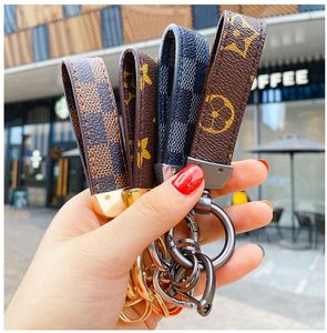 Car Keychain Bag Pendant Charm Jewelry Keyring Holder for Men Gift Fashion PU Leather Flower Grid Design Metal Key Chain Accessories