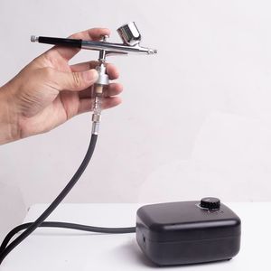 Airbrush Tattoo Supplies Plug-in laddning med dubbla ￤ndam￥l Mini Spray Pen Air Pump Handgjorda f￤rgning Nagelm￥lning