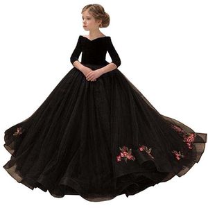 Black Flower Girls Dresses Long Sleeves with Pearls Beads First Holy Communion Dresses V Neck Lace Ball Gown Girls Pageant Gowns