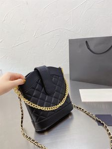 2022 Fashion Women's Black Quilted Leather Bucket Bag axelväskor Designer Crossbody Bag Högkvalitativ passhållare Handväskor Lady Clutch Purse lyxiga plånböcker