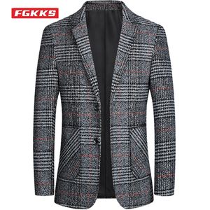 FGKKS Spring Jesień Marka Blazers Mężczyźni Slim Fit Suit Kraty Wzór Koreański Wersja Moda Biznes Casual Blazers Męskie Topy 220409