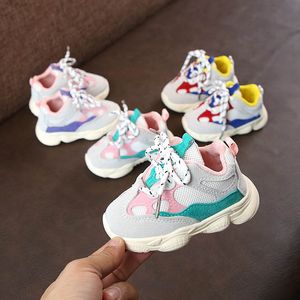 Nya baby barn sneakers baby småbarn första vandrare skor pojkar sneaker tennis flicka designer sko kull spädbarn tränare småbarn vandring klättring atletiska storlekar 16-25