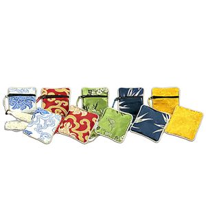 Anpassad 7x7 cm Mini Zip Bags Square Silk Brocade Jewelry Gift Pouch Ring Earring Stud Storage Bag Tassel Chinese Coin Purse 130pcs/Lot