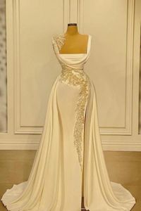 2022 Mermaid Wedding Dresses Bohemian Summer Spaghetti Straps Lace Applique Crystal Beadss Split Overskirts Country Plus Size Formal Bridal Gowns