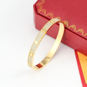 Ny högkvalitativ designerdesign för män och kvinnor Bangle rostfritt stål Pararmband Klassiska smycken Valentinsdaggåvor M6A3 4U2T