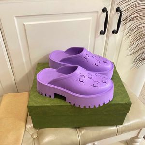 2022 M￤ns tofflor glider p￥ Sandal Women's Platform Perforated g Sandal Hollow Shoes Jelly Colors High Heel Summer Rubber Lug Sole Mules 116