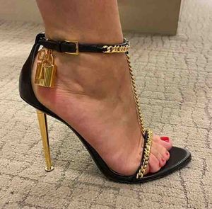 Lyxvarum￤rkesdesigner Sandaler Kvinnans h￤ngl￥s Sandal Designer Skor Tom-f-HEELS l￤derspetsig guldspegelband