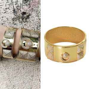 Fashion Stone Armband för kvinnor Guldfärg Bangles Femme 2022 Fashion Jewelry Creative Chiristmas gåvor Anpassad designer Anpassad indisk smycken till hands