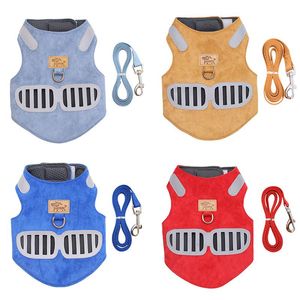 Dog Collars Leashes Cat Harness Vest Set Set Designerソフトスエード反射的通気性ペットチェストLED COLLAR LEADS PUG SUPPLESDOG