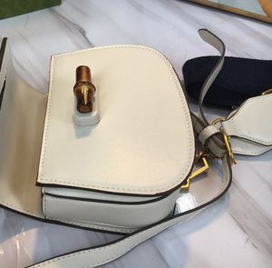 2022 Nya kvinnors lädermärke Vintage Saddle Bag Luxury Designer Fashion Slung Bamboo Handle Mini Tote