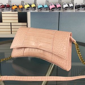 Half Moon Crossbody Bag Ladies Shoulder Bags Hourglas Form Handväska Shimmer Real Leather Alligator Hardware Letter Buckle Metal Chain Högkvalitativ plånbok