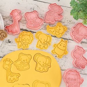 8Pcsset Forest animal Cookie Cutters Plastic 3D Cartoon Pressable Biscuit Mold Cookie Stamp Kitchen Baking Pastry Bakeware Tool 220815