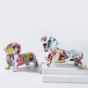 Creative Colorful Wolfdog Dachshund Ornaments Home Entrance Wine Cabinet Decoration Office Desktop Resin Crafts 220421