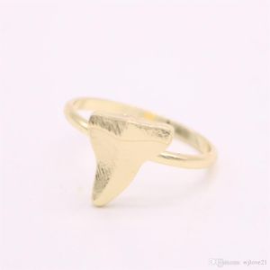 Anillos De Tiburón al por mayor-Moda Últimos elementos tiburones dientes anillos dientes anillos para mujeres al por mayor