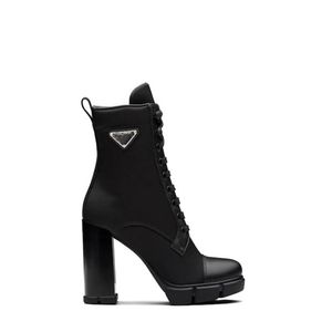 2023 Designers Mulheres Botas de tornozelo Couro e botas de tecido de nylon Booties de luxo Laced Booties Australia Sneakers de inverno