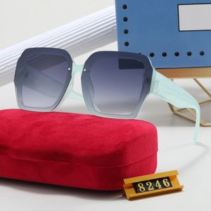 Wysokiej jakości design marki kobiety okulary przeciwsłoneczne luksusowe szklanki lady kwadratowe okulary przeciwsłoneczne 8246 Gradient różowy niebieski obiektyw mężczyzn