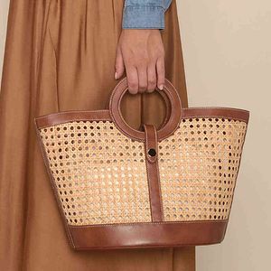 Shopping Bags Brand Large Capacity Tote for Women Rattan Woven Basket Bags Hollow Handbags Ladies Summer Round Handle Beach Bags Purses 220412