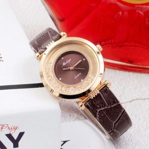 Orologi da polso Orologi da donna Set per il tempo libero di lusso Orologio al quarzo in acciaio inossidabile con coclea in pelle Orologio da polso da donna Orologio femminile casual