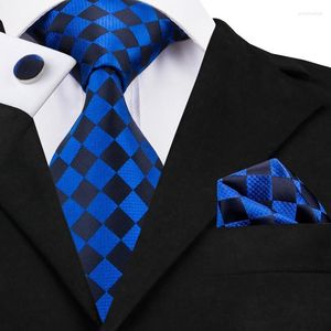 Bow Ties Hi-Tie Blue Silk Set för män Fashion Plaid Slipsarduk Manschettknappar Business Wedding Party Tie Gravata C-1572 BOW EMEL22
