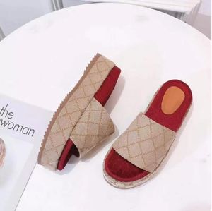 2022 Womens Fashion Slippers Sandals с толстой самостоятельной высотой платформы 60 мм размера евро 35-42