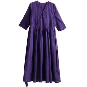 Casual Dresses 2022 Vår sommar litterära kvinnokläder bomullslinne V-hals hand-broderad stor swing klänning med bälte 140b