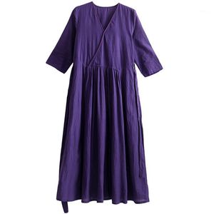 Vestidos Casuais 2022 Primavera Verão Mulher Literária Roupa de Algodão Linho V-Pescoço V-Bordado Bordado Big Swing Vestido com cinto 140b