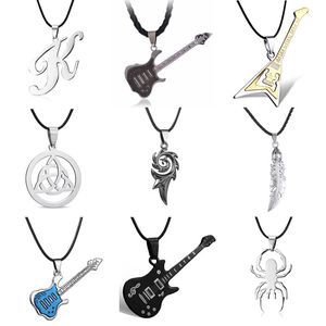 Подвесные ожерелья высококачественная из нержавеющая сталь для мужчин Женское пламенное пламене гитара поперечное ожерелье украшения оптом