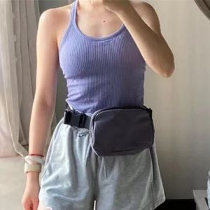 LL-26 Marka Fanny Pack Kadın Çantalar Cep Sandık Çantaları Seyahat Plaj Telefon Çanta Eşyaları Çuvallar Çanta Çalışan Bel Çantaları Su geçirmez Ayarlanabilir