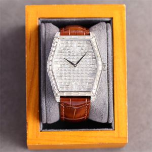 Montre de Luxe Mens Watches 37x47.5x10.5mm Automatisk maskinrörelse stålfodral Babysbreath Diamond Watch Wristwatches