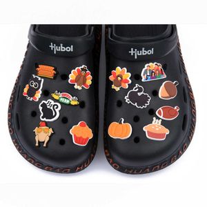 Ny ankomst 1st Turkiet Pumpkin Cat Family Shoes Charms Tillbehör Skor Dekorationer Fit Women Croc Kids Xmas Party Gifts