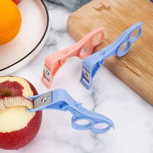 Home Apple Aardappel Peeler Ring Plastic sinaasappelpeeler draagbare multifunctionele fruitgroente vliegtuig keukengereedschap