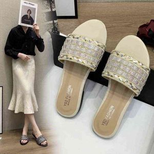 2021 شقة صيف جديدة مع Bling Square Women's Slippers Fashion Plaid Sandals Luxury Lugher Grabe Large Slippers G220526