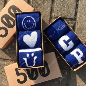 Socks Women s Blue Cotton Love Plush Smiley Zabawny swobodny koreańska wersja P Letter C Pary Sports Socks Pakiet prezentu