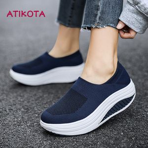 Atikota Summer Lightweight Platform Sneaber for女性メッシュフラットテニスシューズホローアウトスリップオン女性Sスニーカー220714