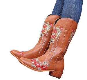 Women Boots Short Boots أنيقة مريحة سيدة البساطة مدببة إصبع القدم شجاع كعب يزيد التطريز غير الانزلاق متعدد الاستخدامات p80322