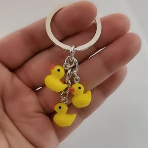 20pcs/lot Cute Little Yellow Acrylic plastic DUCK Key Chain Dancing Duck Keychain Couples Women Friend Gift Bag Pendant Accessory Keyring
