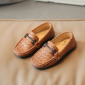 Pojkar casual läderskor barn metall pu loafers ärtor skor småbarn slip-on mjuk båt mockasin av pojke 26-35