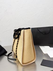 2022 Partihandel Handväska Straw Woven Beach Bag Kvinnor Wild Fashion Chain Sports Vacation Stora kapacitet Crossbody Totes Designer Kvinnor Travel Axel Satchel Wallet