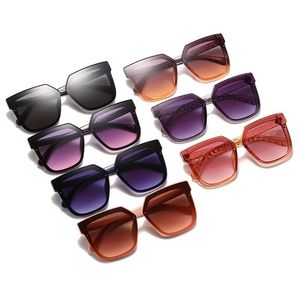 Sunglasses Italy Design Women Vintage Oversized Square Gradient UV Protection INS Trending Retro Eyewear Shades Sun GlassesSunglasses