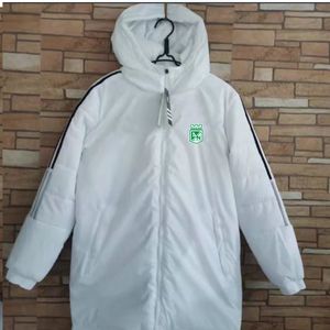 22-23 Atletico Nacional Męska Winter Sport Kurtka Sport Sport Kurtka z długim rękawem Płaszcz Fashion Fasher Puffer Puffer Parkas Emblematy zespołu Dostosowane