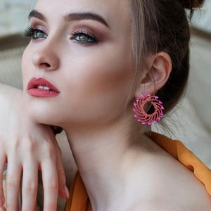 Stud Trend Rhinestone Çiçek Kadınlar İçin Sarkan Küpeler Akşam Yemeği Düğün Aksesuarları Moda Bildirimi Küpe Lüks Jewelrystud Moni22