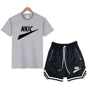 Sommer Männer Basketball Tracksuit Sets Marke Kurzarm 100% Baumwollgrau T-Shirt-Taschenzug Shorts 2pcs Anzug Sport Fitness Outfits