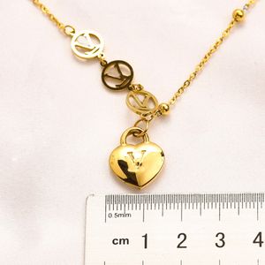 Classic Never Fading 14K Gold Plated Luxury Brand Designer Pendants Necklaces Stainless Steel Letter Choker Pendant Necklace Beads Chain Jewelry Accessories Gift