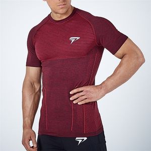 Sıkı Kısa Tshirt Sıkıştırma Hızlı Kuru Tişört Erkek Spor Salonu Fitness Vücut Geliştirme Jogging Tees Üstler Giyim 220614