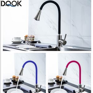 DQOK Gel di silice Naso Qualsiasi direzione Rubinetto da cucina rotante Miscelatore acqua blu fredda e nera Rubinetto monocomando rosso T200710