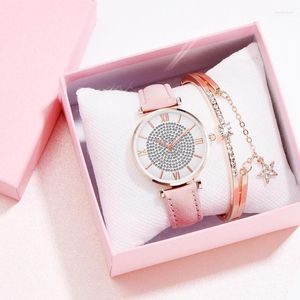 Avanços de pulseira Bracelet Women Watches Ladies Love Leather Strap Rhinestone Quartz Wrist Watch Luxury Fashion Watchwatches Hect22