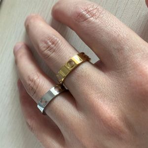 2022 Never fade Classic mm K Rose Gold silver women men wedding rings diamond love rings for L Titanium Steel Fine lovers Je2444