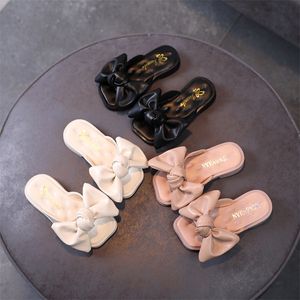 صندل الفتيات والنعال الصيفية على الطراز الكوري الأميرة الأميرة سوداء الأطفال Bowknot Beach Shoes Flats 220621